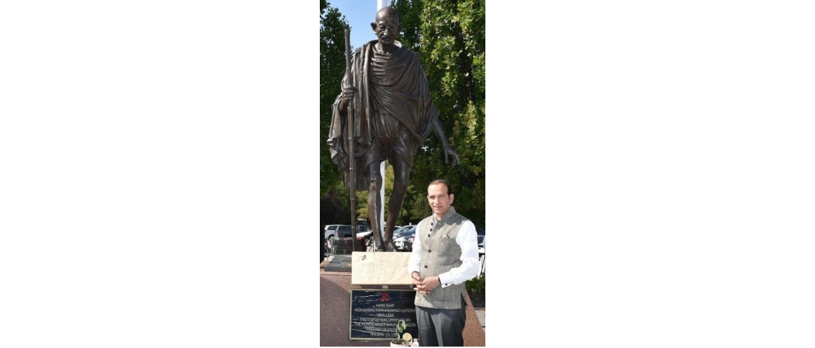  Gandhi Jayanti : High Commissioner Ajay Bisaria paid tribute to Gandhi ji statue at Richmond Hill, Ontario.
